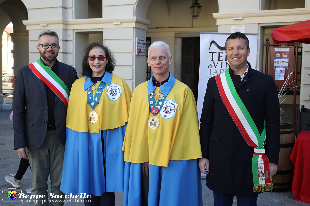 VBS_6775 - Fiera Storica di San Giuseppe 2024 - Alla Corte del Vino Barbera...la Salsiccia di Bra.jpg